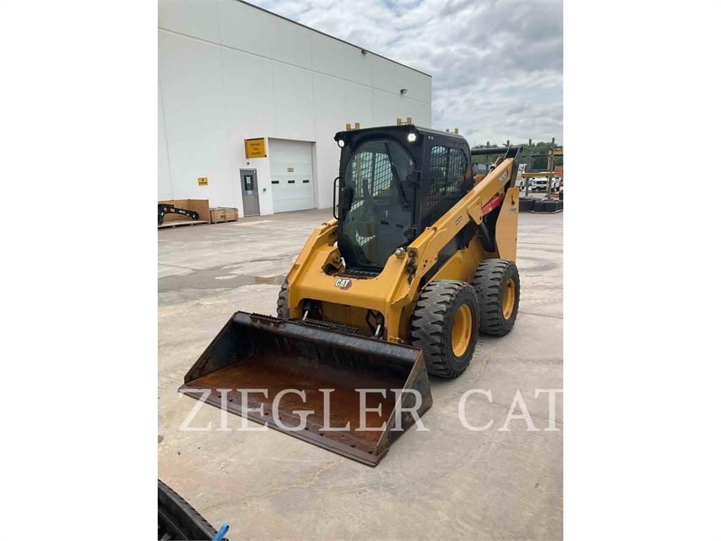 CAT 262D3 滑移轉向裝載機