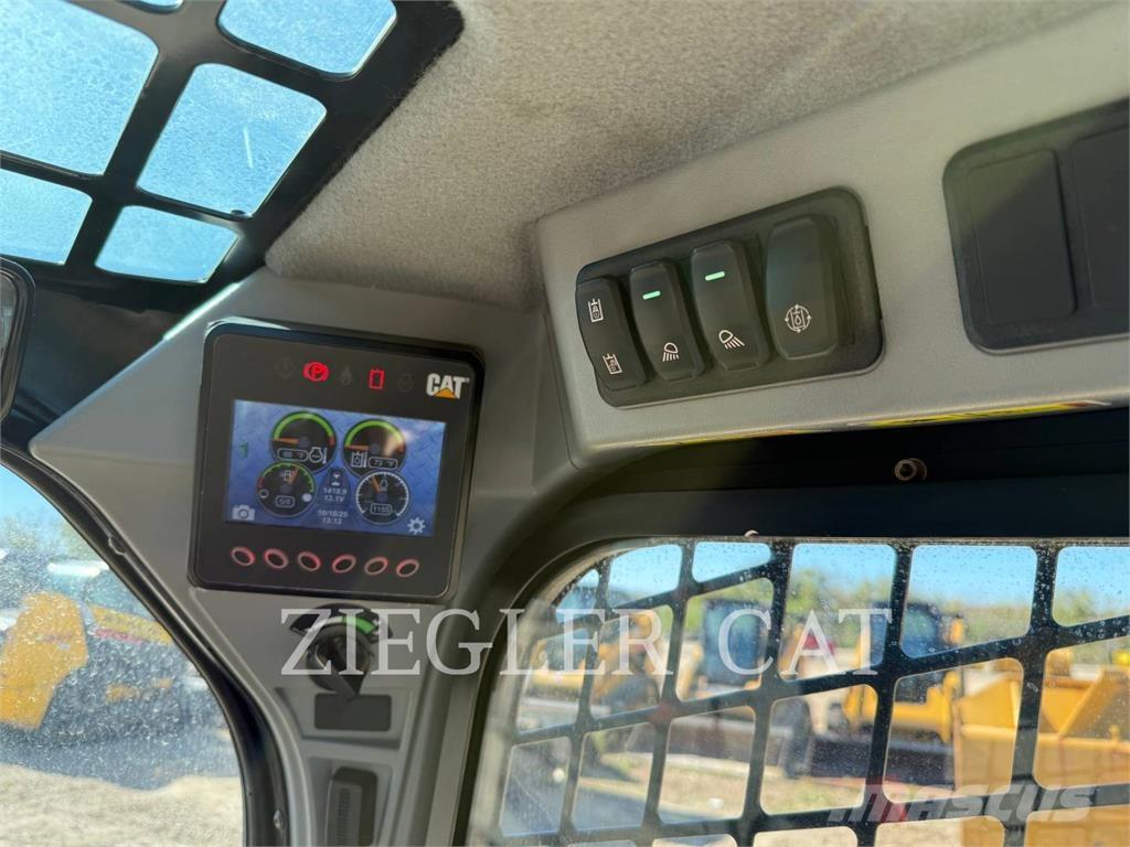 CAT 262D3 滑移轉向裝載機