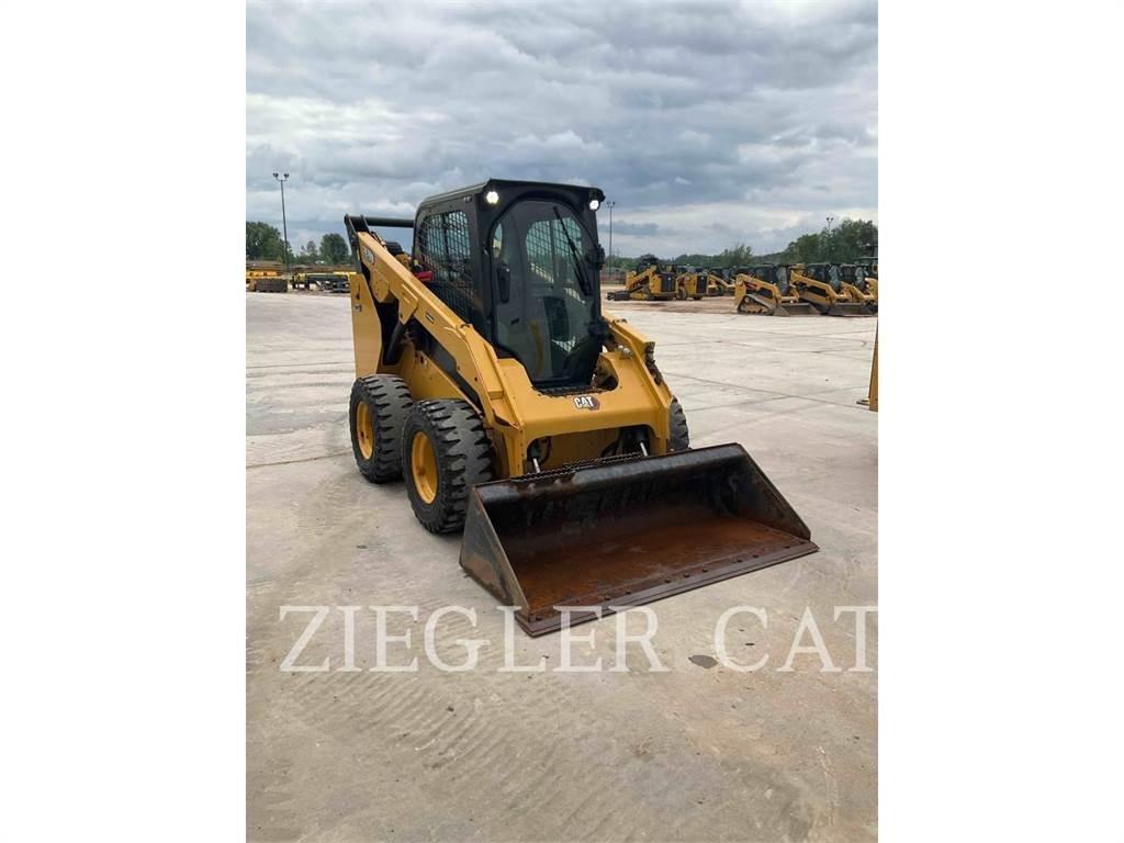CAT 262D3 滑移轉向裝載機