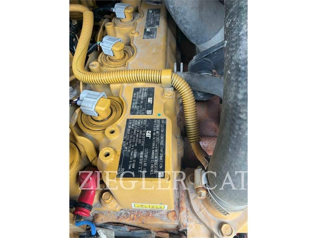 CAT 262D3 滑移轉向裝載機