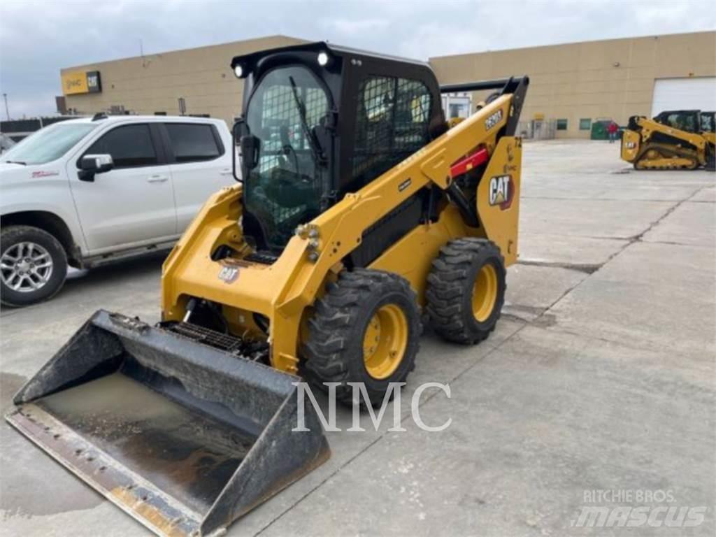 CAT 262D3 滑移轉向裝載機