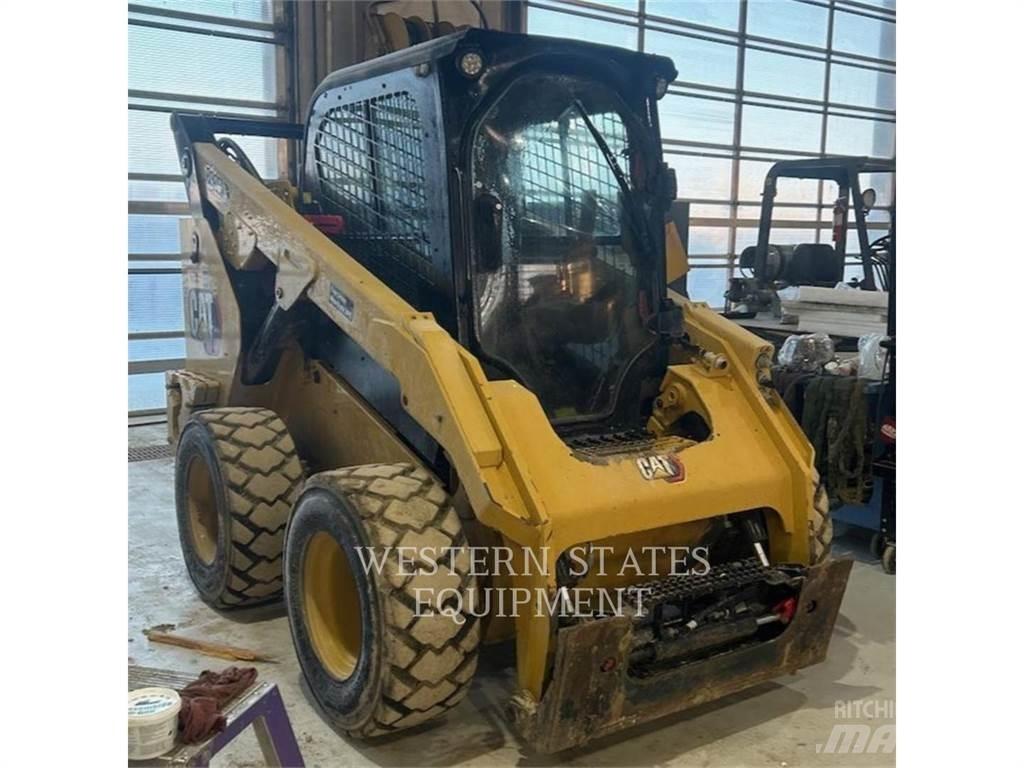 CAT 262D3 滑移轉向裝載機