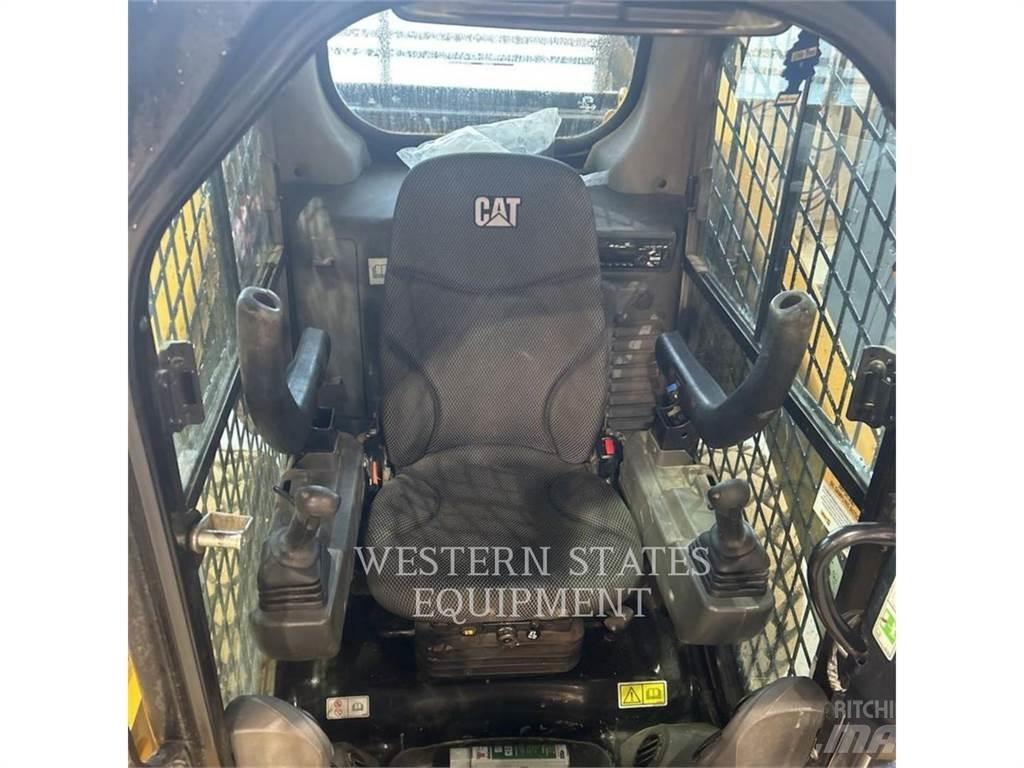 CAT 262D3 滑移轉向裝載機