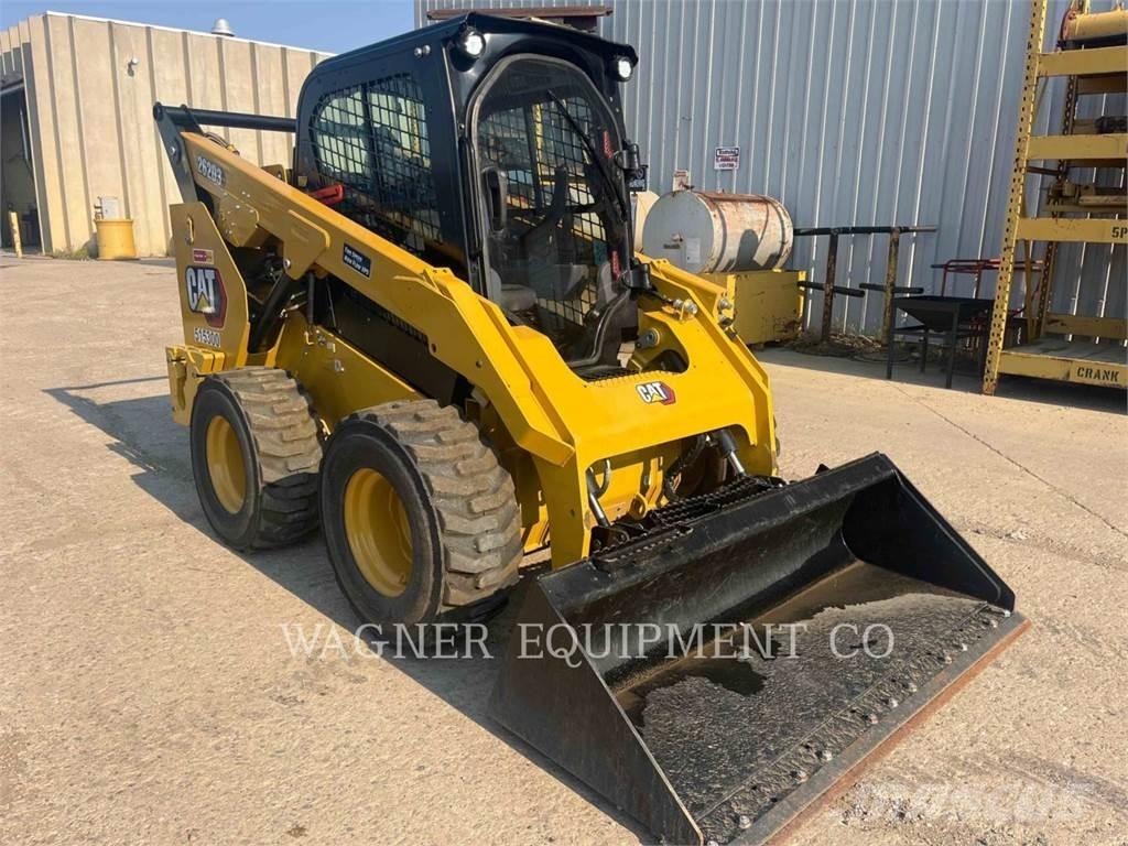 CAT 262D3 滑移轉向裝載機