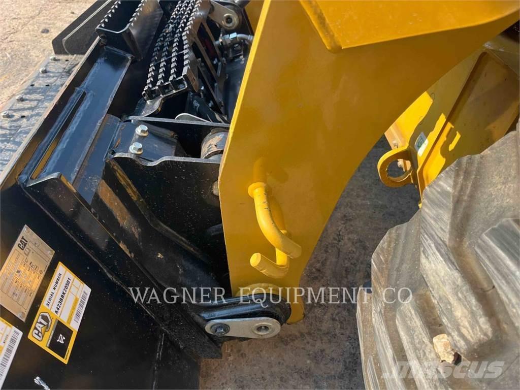 CAT 262D3 滑移轉向裝載機