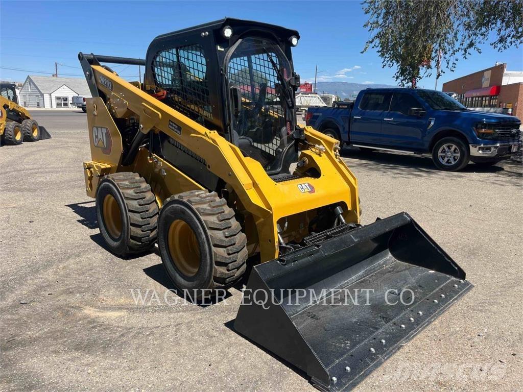 CAT 262D3 滑移轉向裝載機