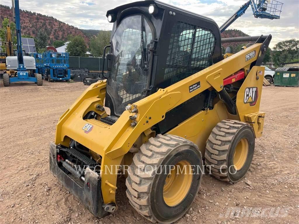 CAT 262D3 滑移轉向裝載機