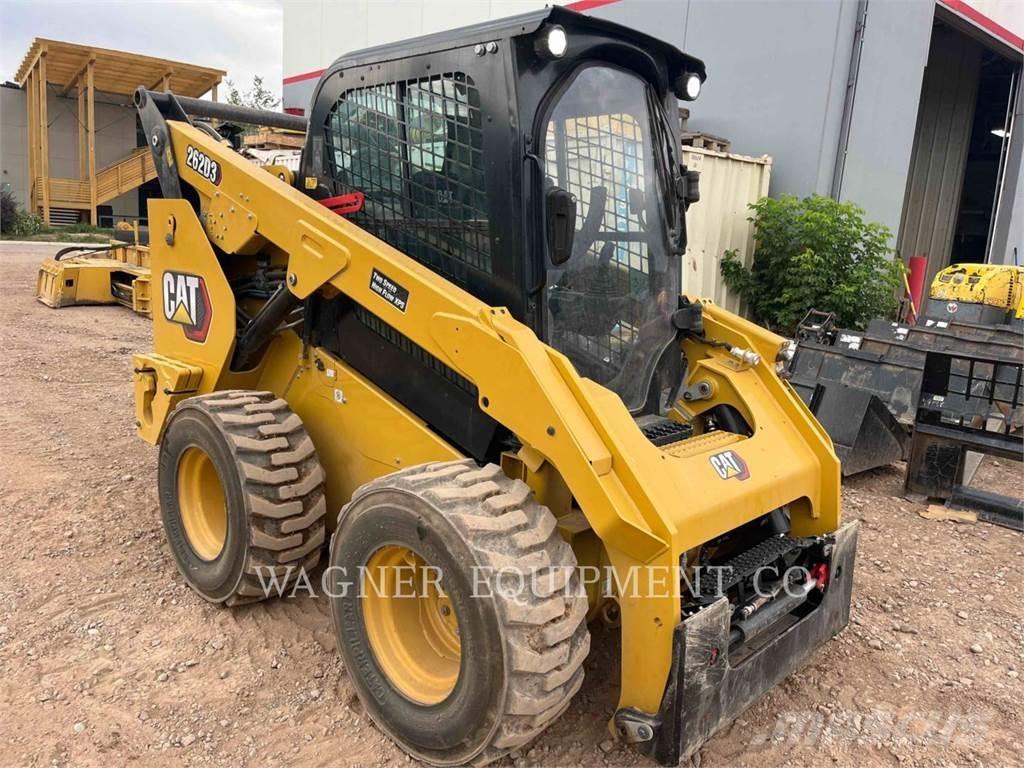 CAT 262D3 滑移轉向裝載機