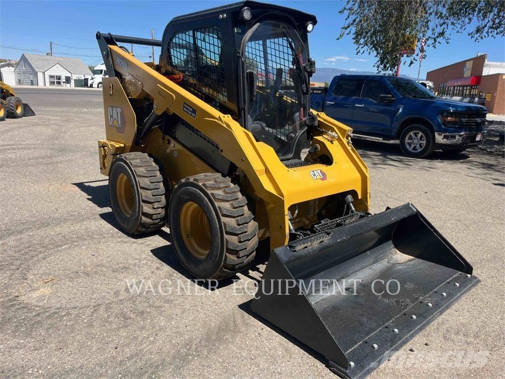 CAT 262D3 滑移轉向裝載機