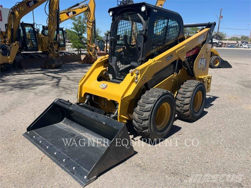 CAT 262D3 滑移轉向裝載機