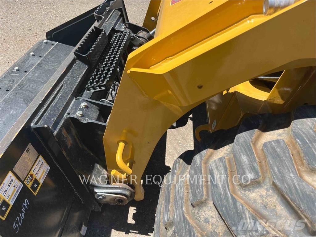CAT 262D3 滑移轉向裝載機