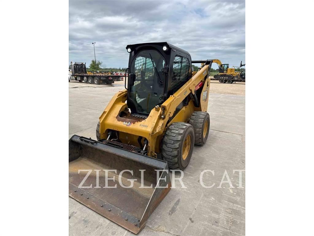 CAT 262D3 滑移轉向裝載機