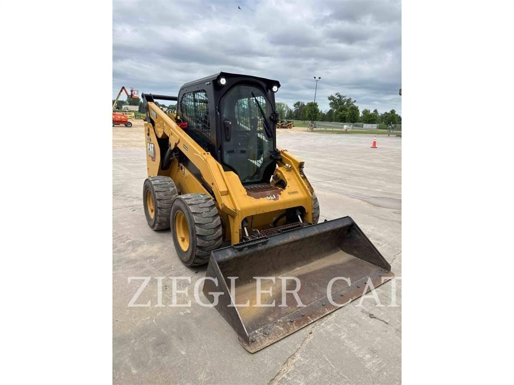 CAT 262D3 滑移轉向裝載機