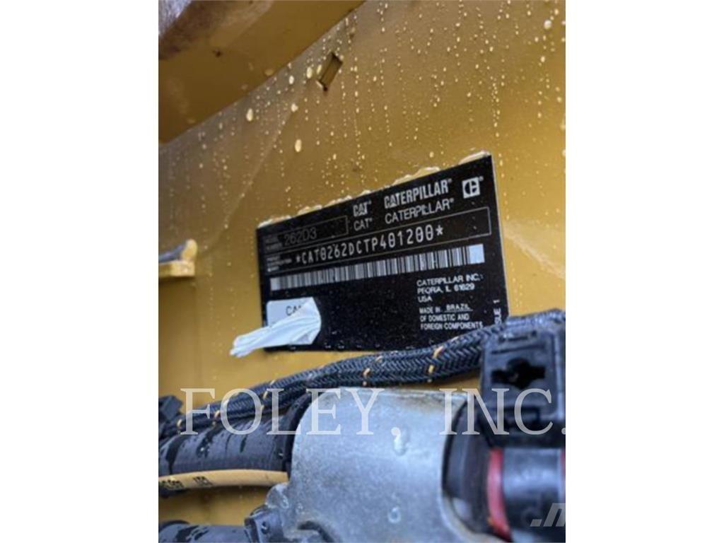 CAT 262D3 滑移轉向裝載機