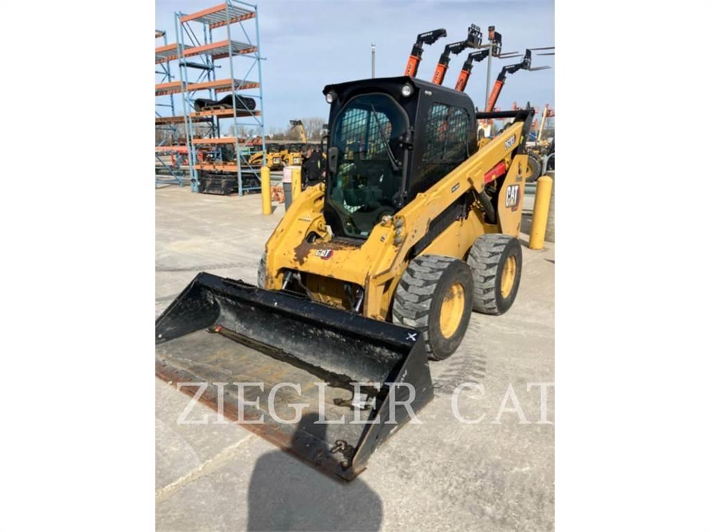 CAT 262D3 滑移轉向裝載機