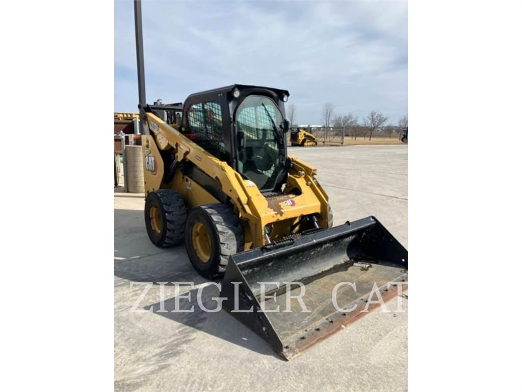 CAT 262D3 滑移轉向裝載機