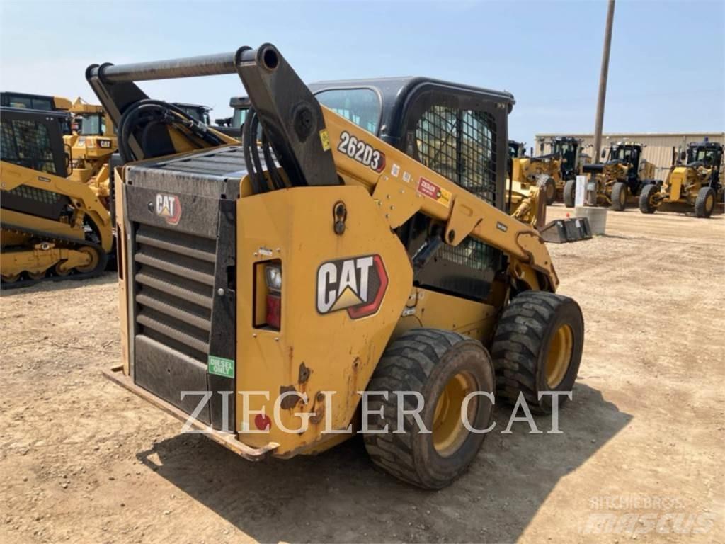 CAT 262D3 滑移轉向裝載機