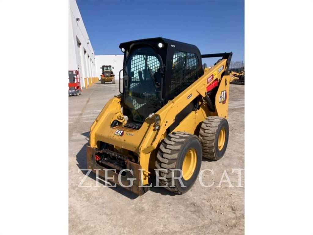 CAT 262D3 滑移轉向裝載機