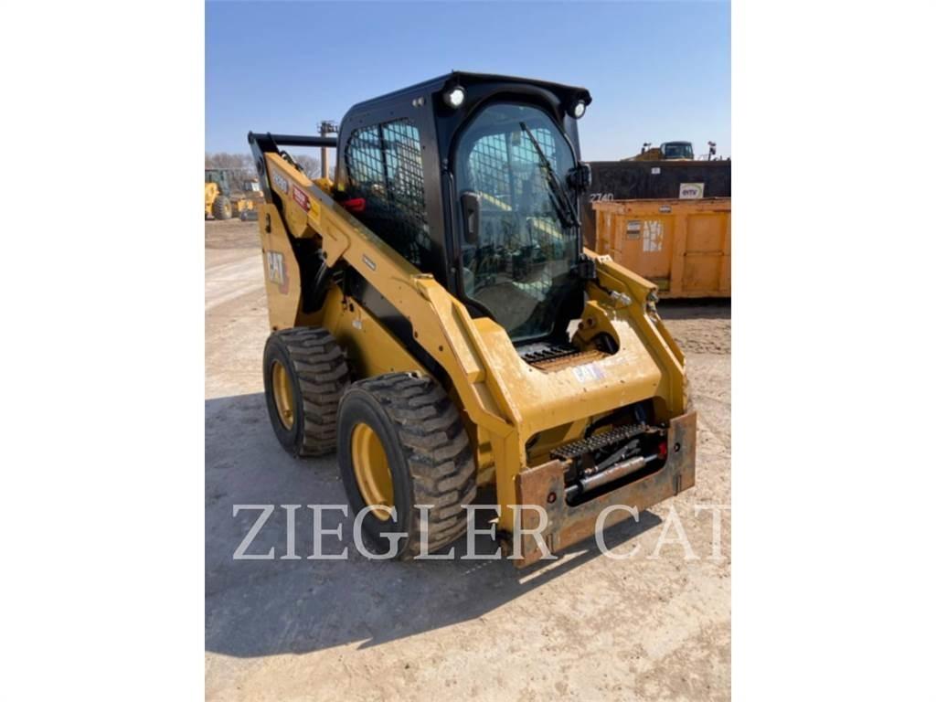 CAT 262D3 滑移轉向裝載機