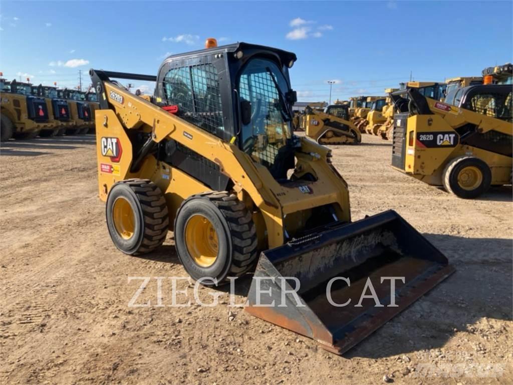 CAT 262D3 滑移轉向裝載機