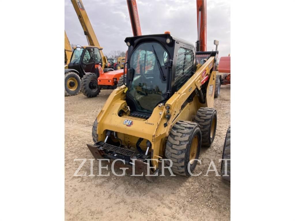 CAT 262D3 滑移轉向裝載機