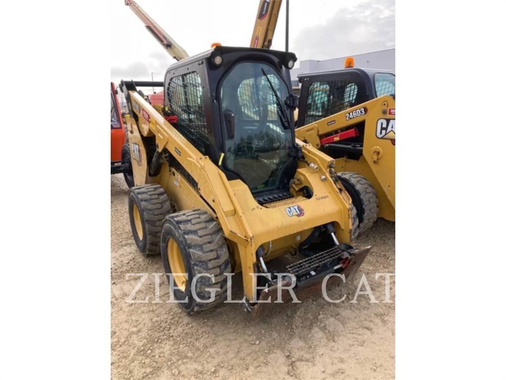 CAT 262D3 滑移轉向裝載機