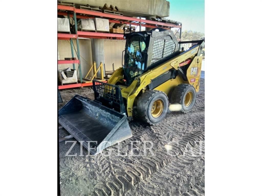 CAT 262D3 滑移轉向裝載機