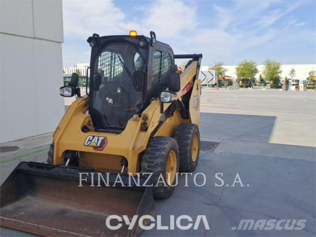 CAT 262D3 滑移轉向裝載機