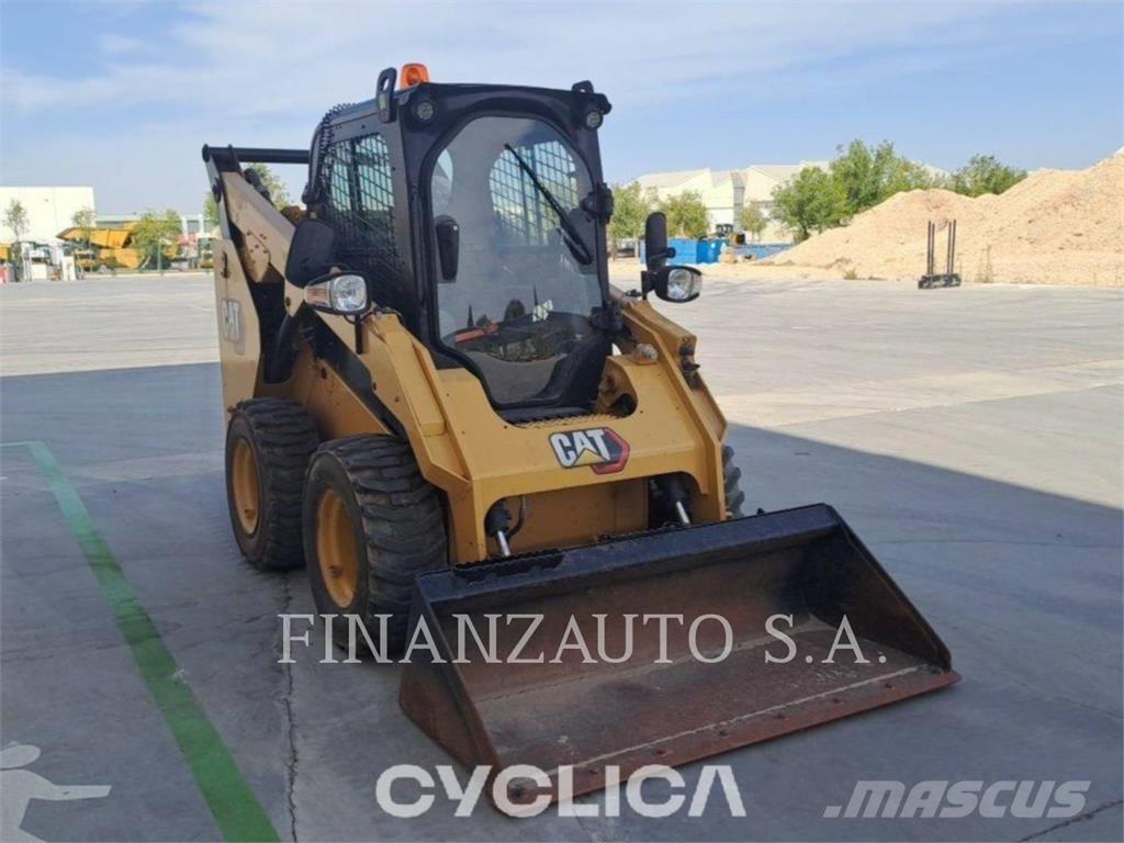 CAT 262D3 滑移轉向裝載機
