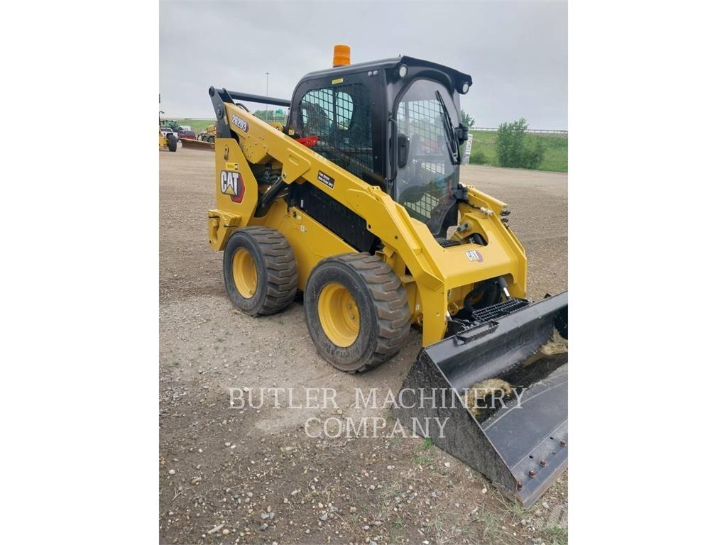 CAT 262D3 滑移轉向裝載機