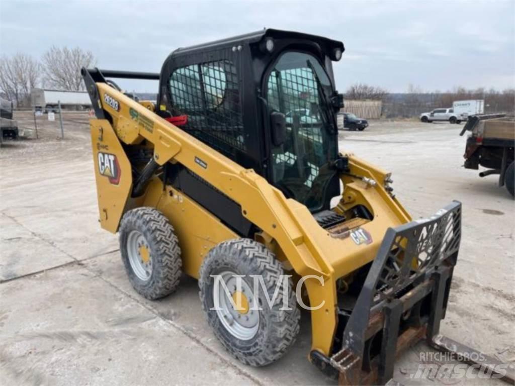 CAT 262D3 滑移轉向裝載機
