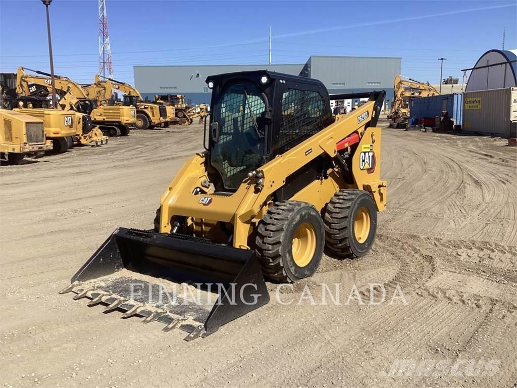 CAT 262D3 滑移轉向裝載機