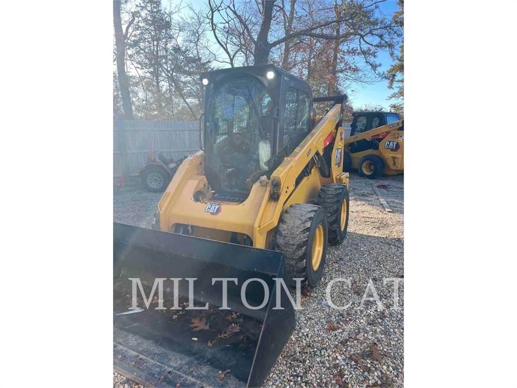 CAT 262D3 滑移轉向裝載機