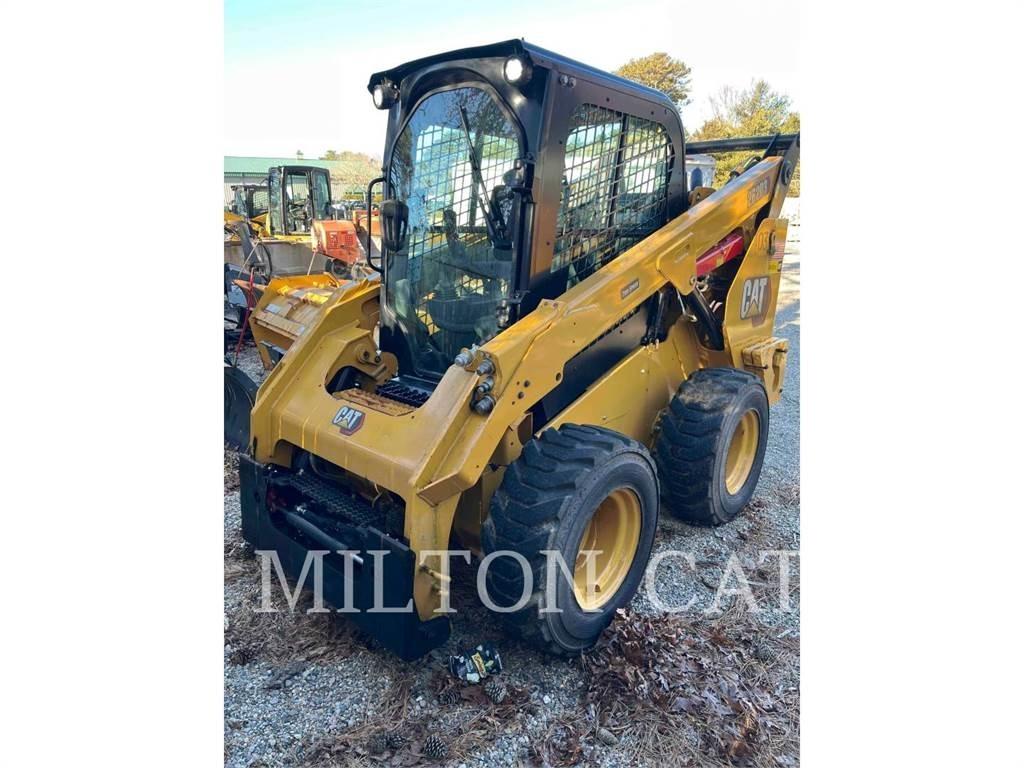 CAT 262D3 滑移轉向裝載機