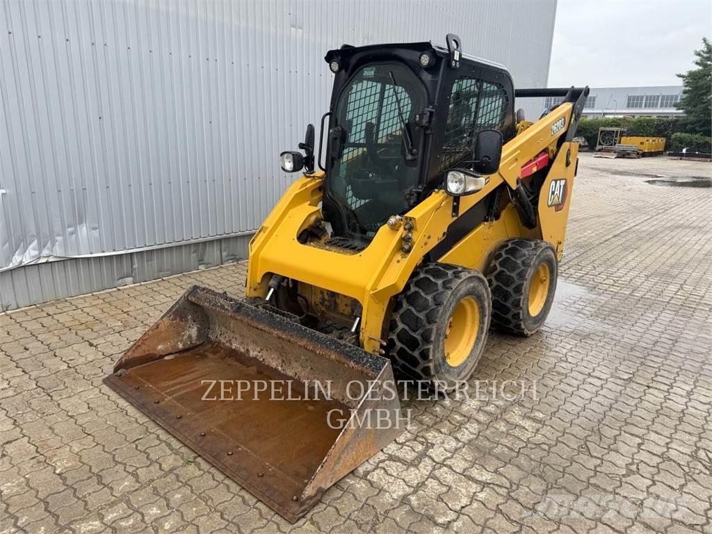 CAT 262D3 滑移轉向裝載機