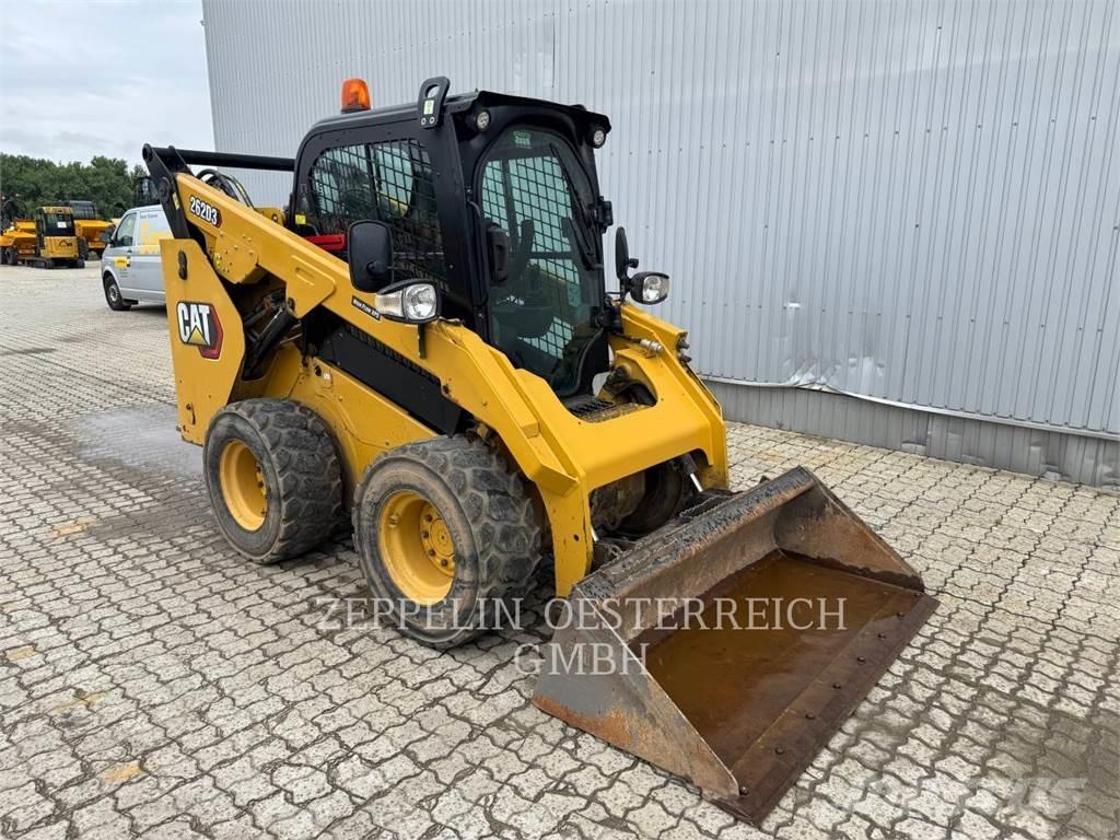 CAT 262D3 滑移轉向裝載機