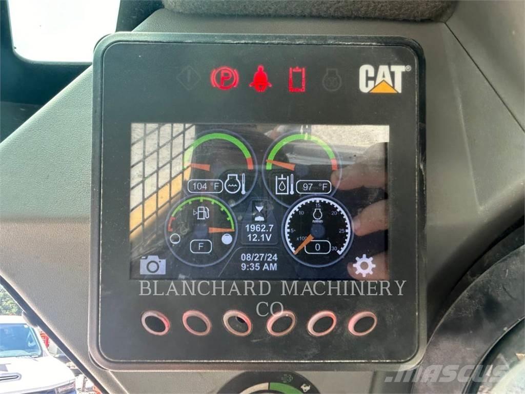 CAT 262D3 滑移轉向裝載機