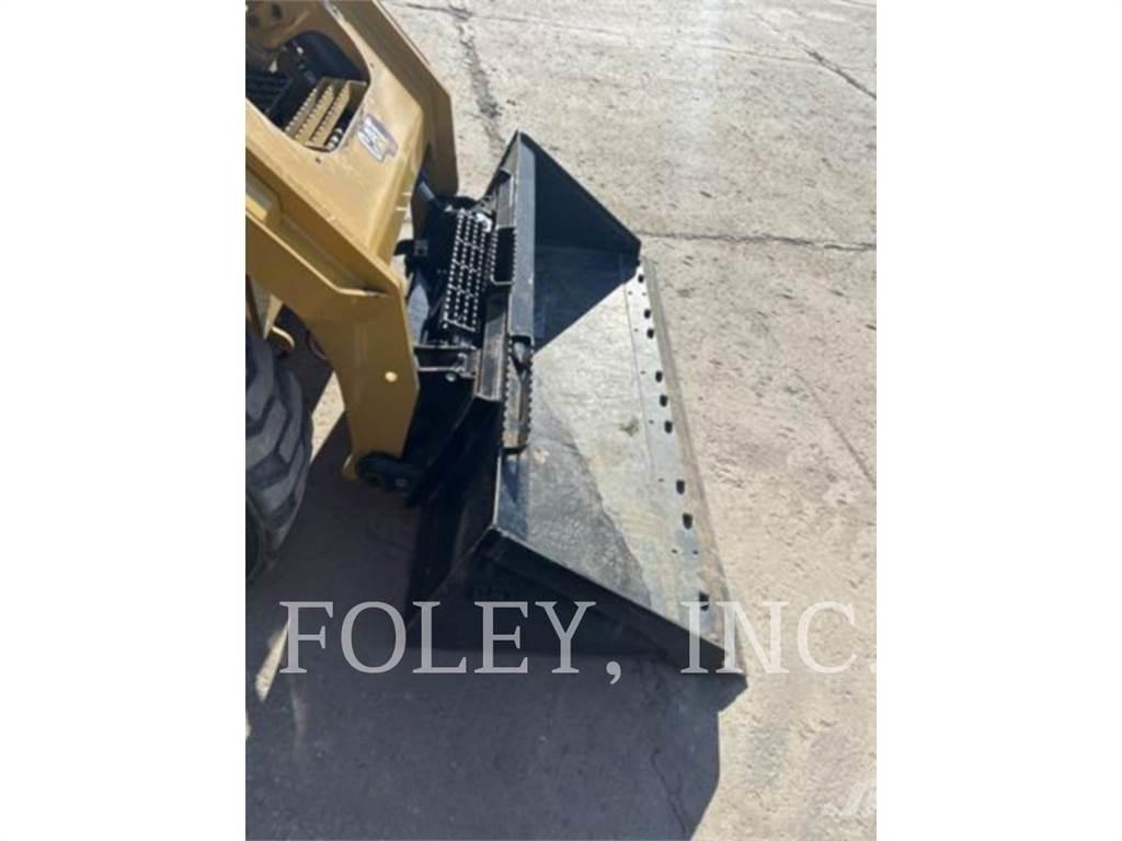 CAT 262D3 滑移轉向裝載機