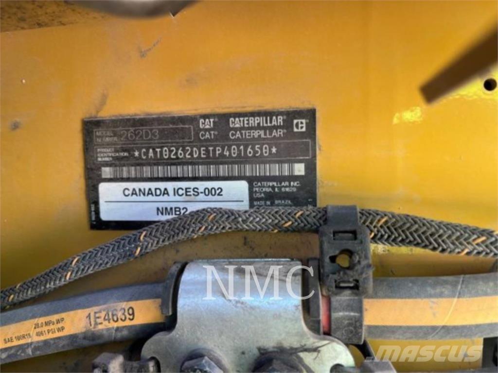 CAT 262D3 滑移轉向裝載機
