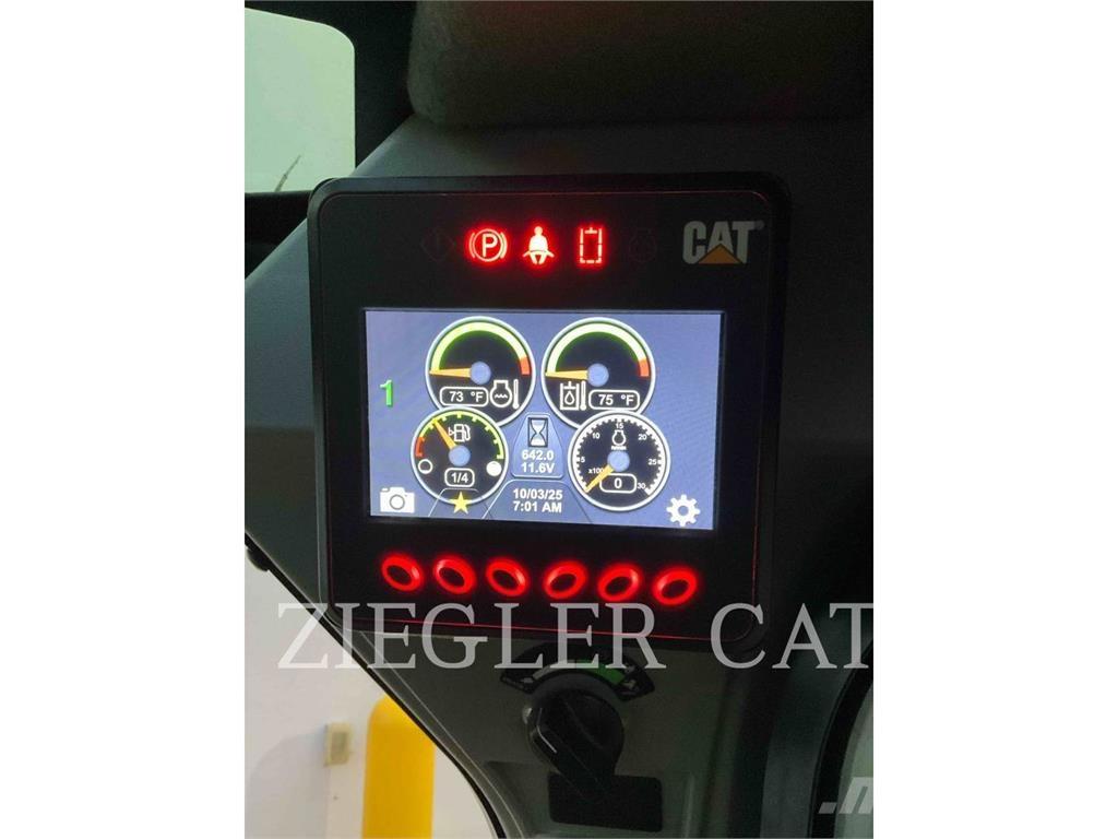 CAT 262D3 滑移轉向裝載機