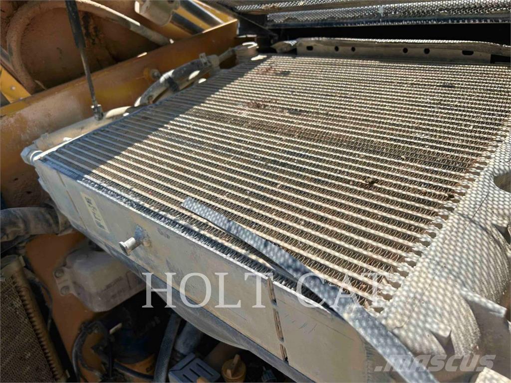 CAT 262D3 滑移轉向裝載機