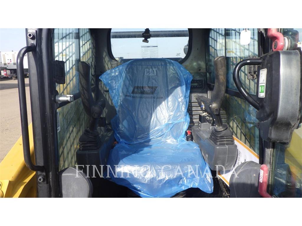 CAT 262D3 滑移轉向裝載機