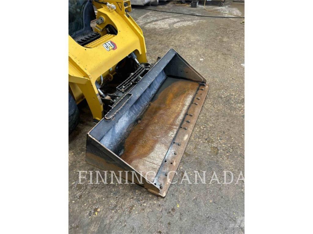 CAT 262D3 滑移轉向裝載機