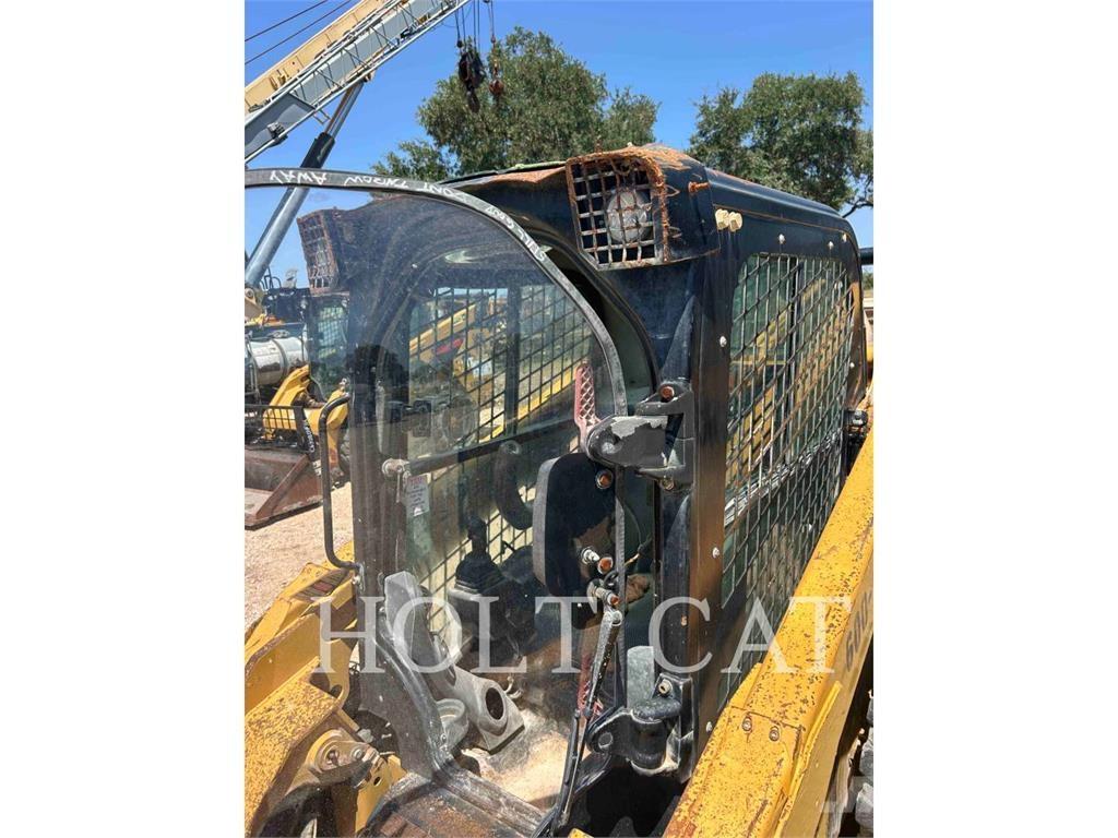 CAT 262D3 滑移轉向裝載機