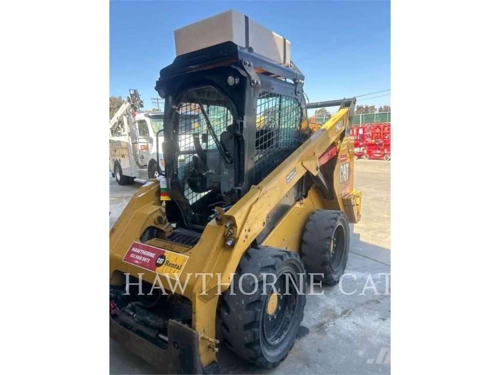 CAT 262D3 滑移轉向裝載機
