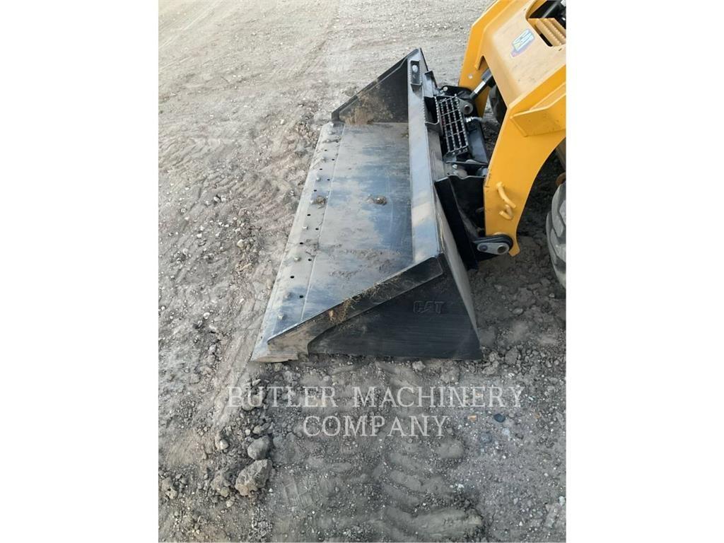 CAT 262D3 C3H2 滑移轉向裝載機