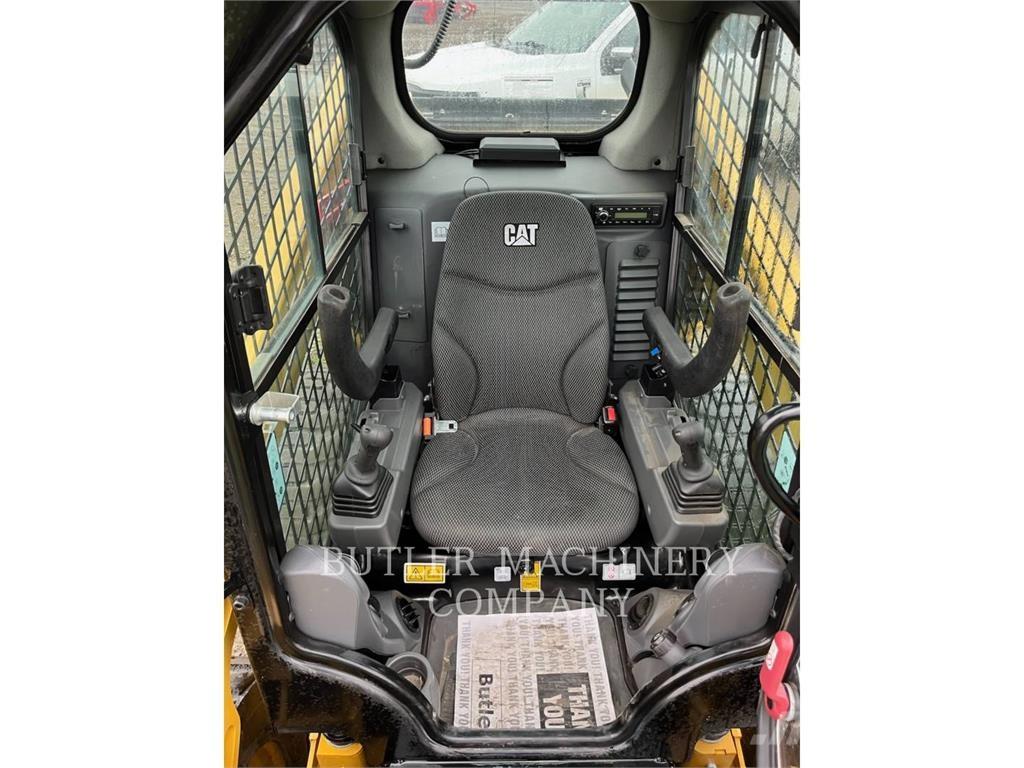 CAT 262D3 C3H2 滑移轉向裝載機