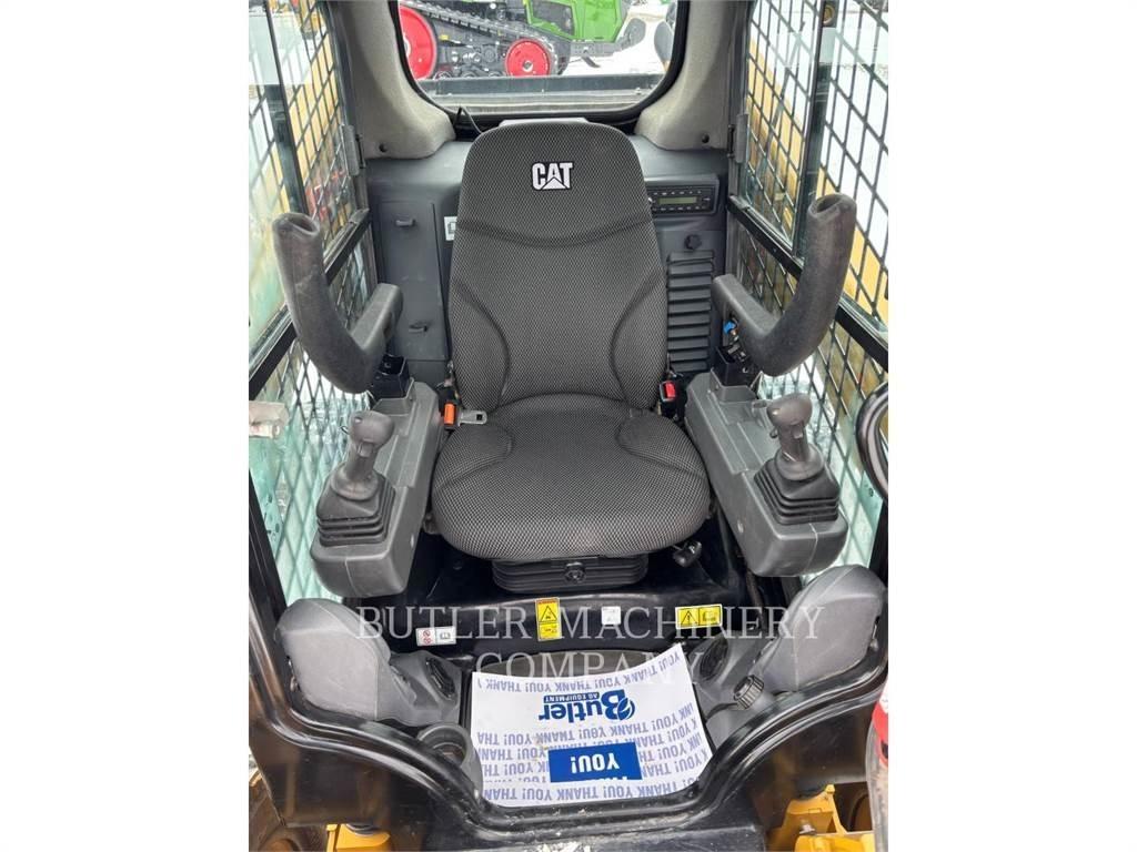 CAT 262D3 C3H3 滑移轉向裝載機