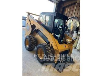 CAT 262D3XPS2C 滑移轉向裝載機