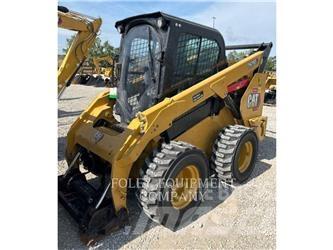 CAT 262D3XPS2C 滑移轉向裝載機